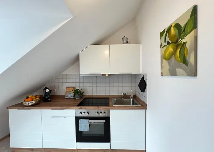 Dg-wohnung In 50qm Appartement *